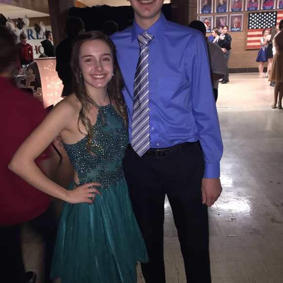 green dress - Picture 5 of 5